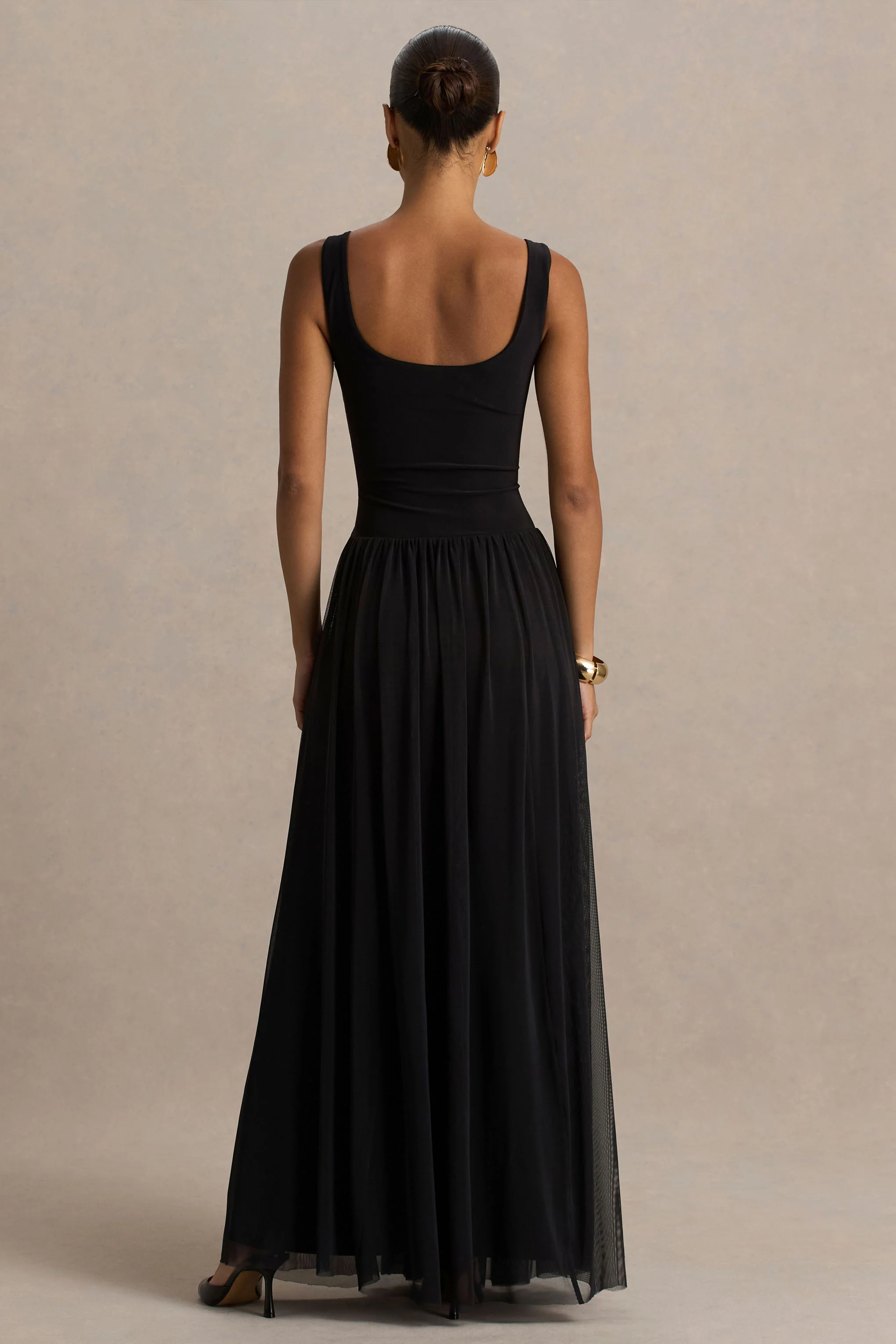 Amelia | Black Scoop-Neck Maxi Dress With Pleated Skirt - Image 2