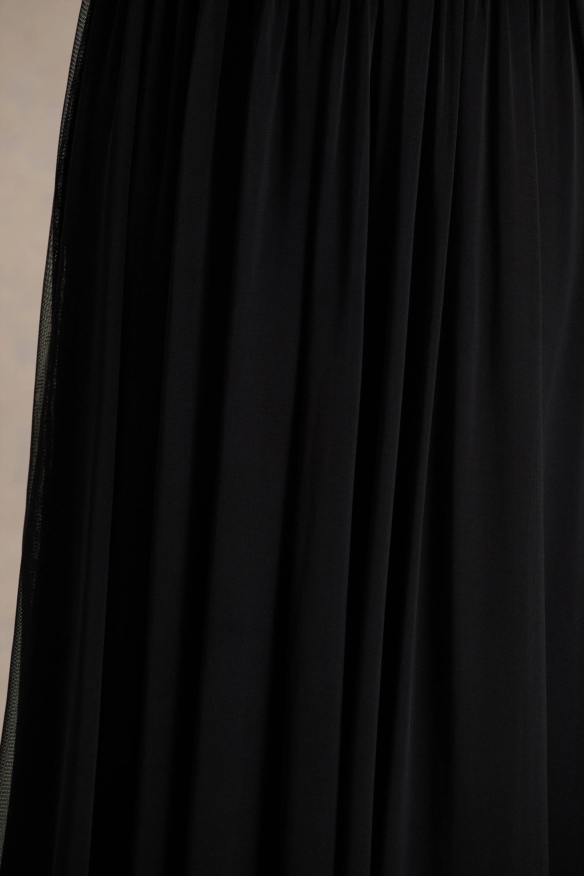 Amelia | Black Scoop-Neck Maxi Dress With Pleated Skirt - Image 6