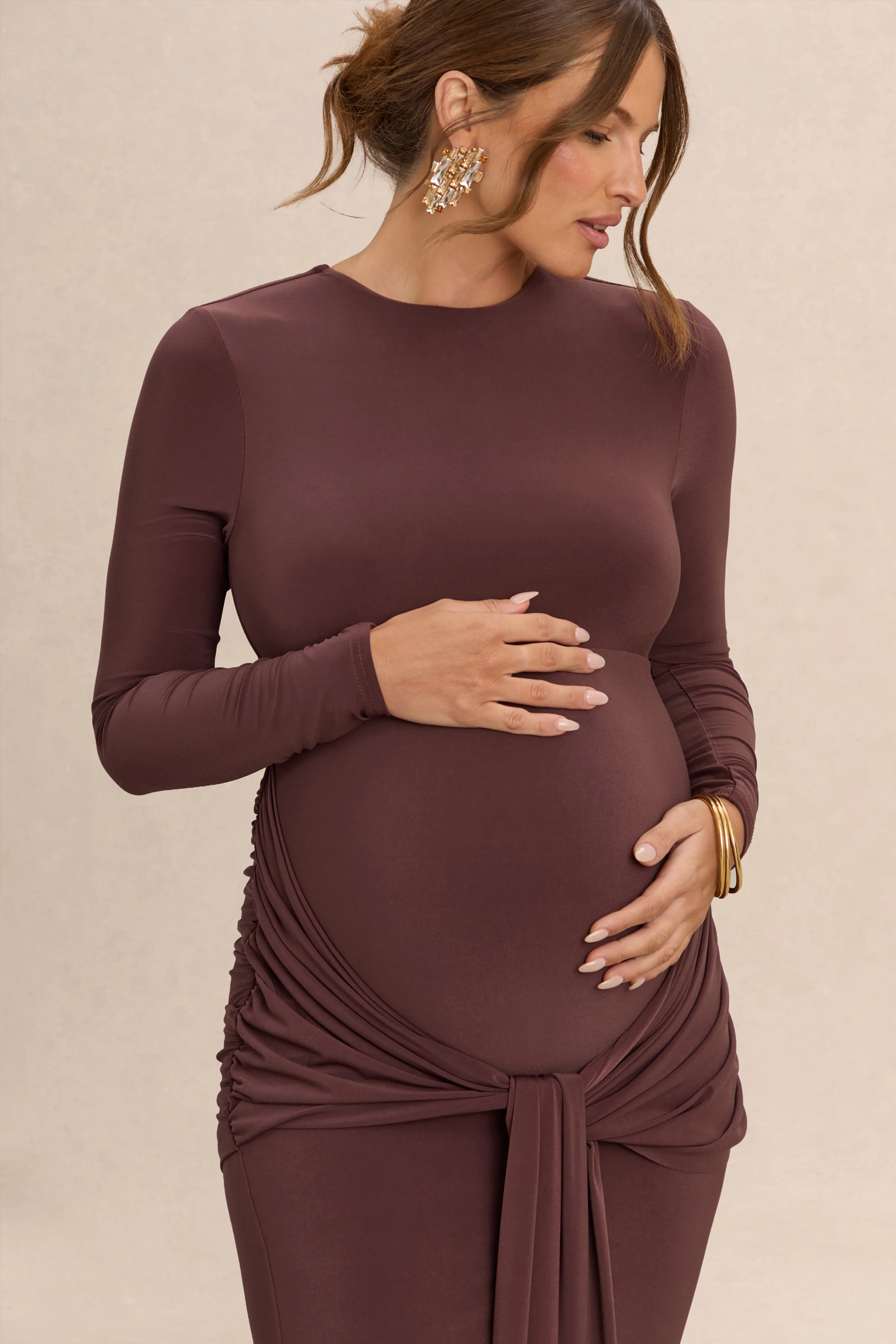 Aveny | Brown Crew-Neck Maternity Maxi Dress With Ruched-Detailing And Sash - Image 7