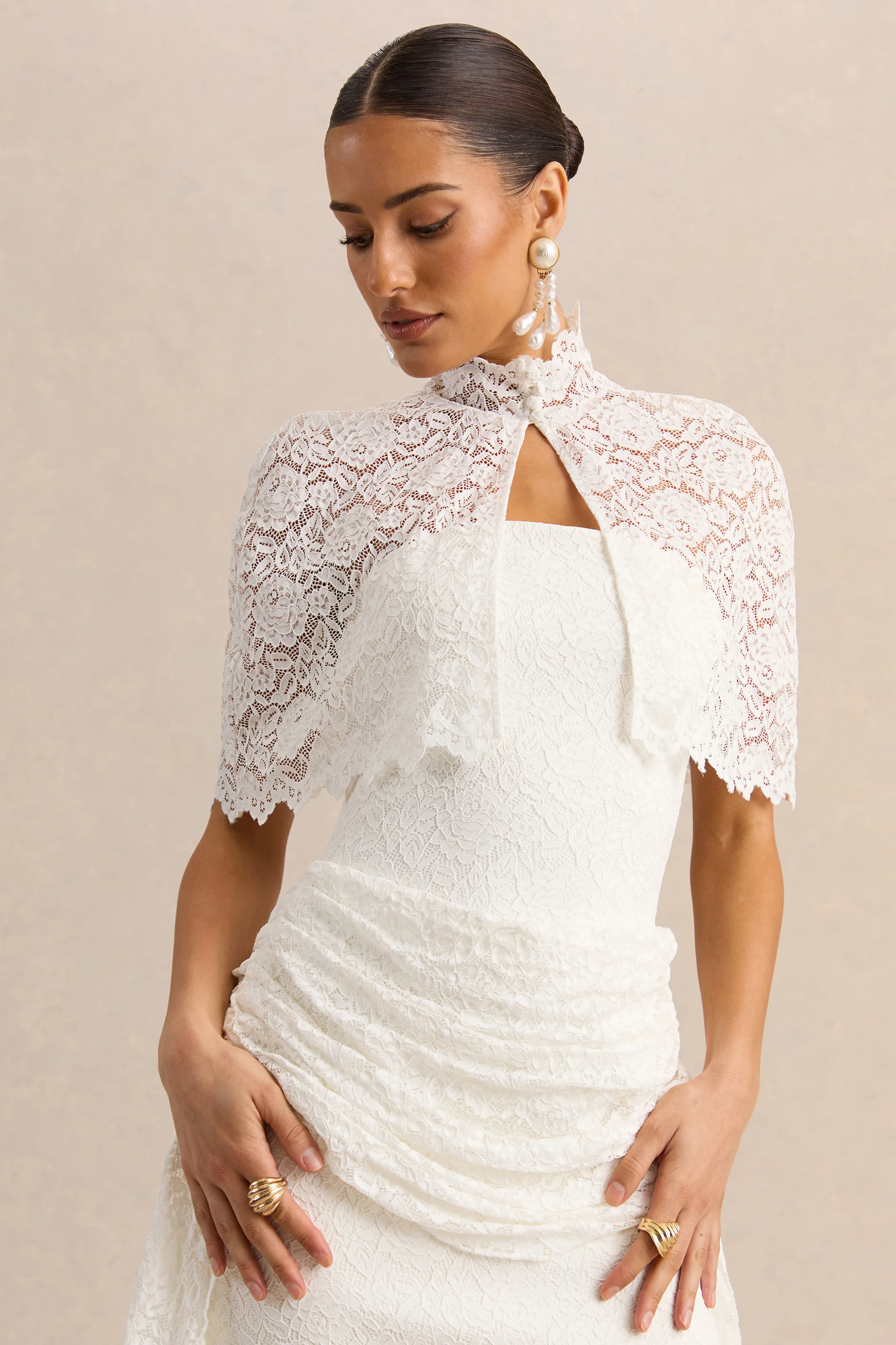 Caliro | White Lace High-Neck Short Cape - Image 4