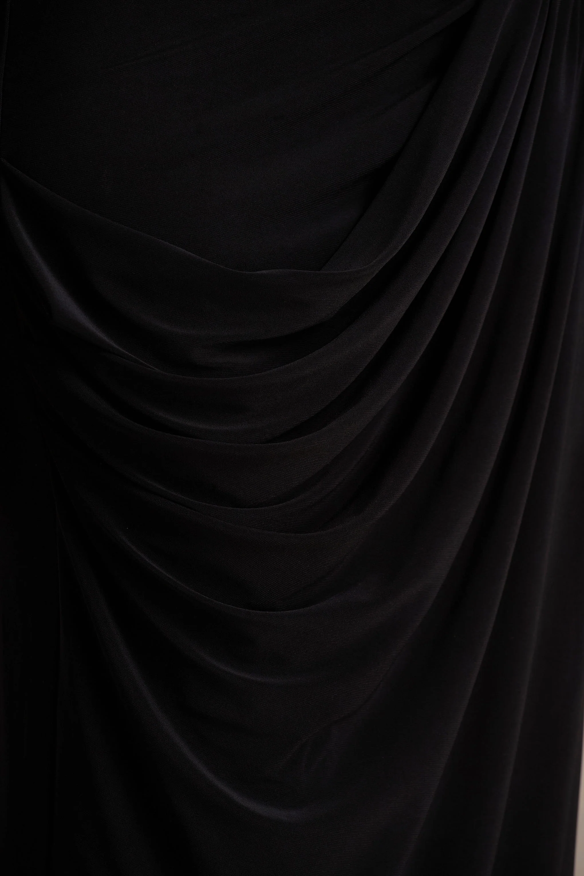 Fluxy | Black Long-Sleeved Crop-Top With Ruched Detailing - Image 6