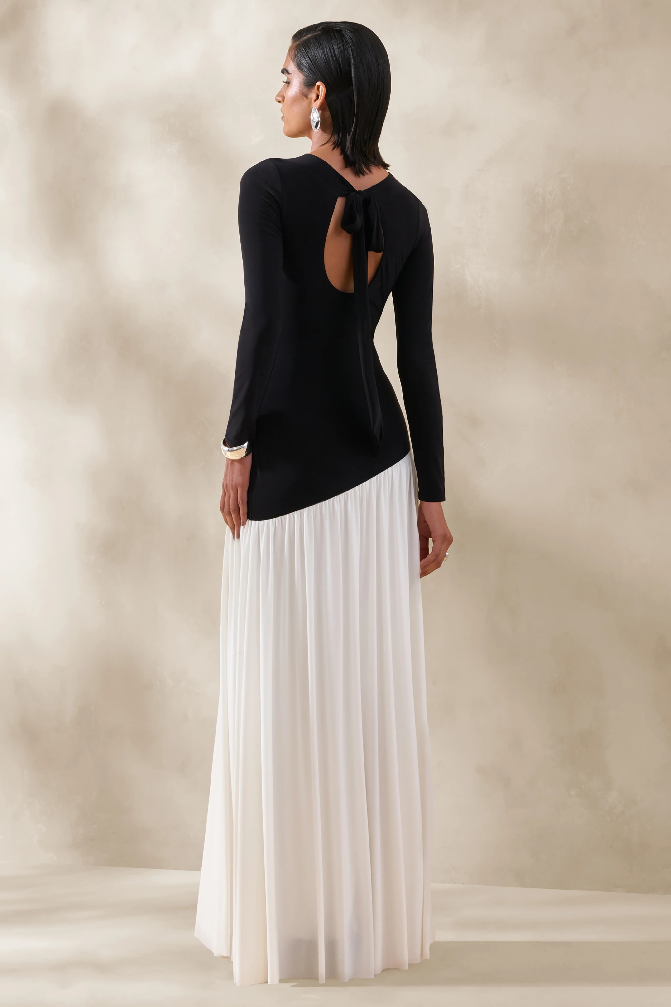 Jasira | Black & White Crew-Neck Maxi Dress With Asymmetric Drop-Waist - Image 2