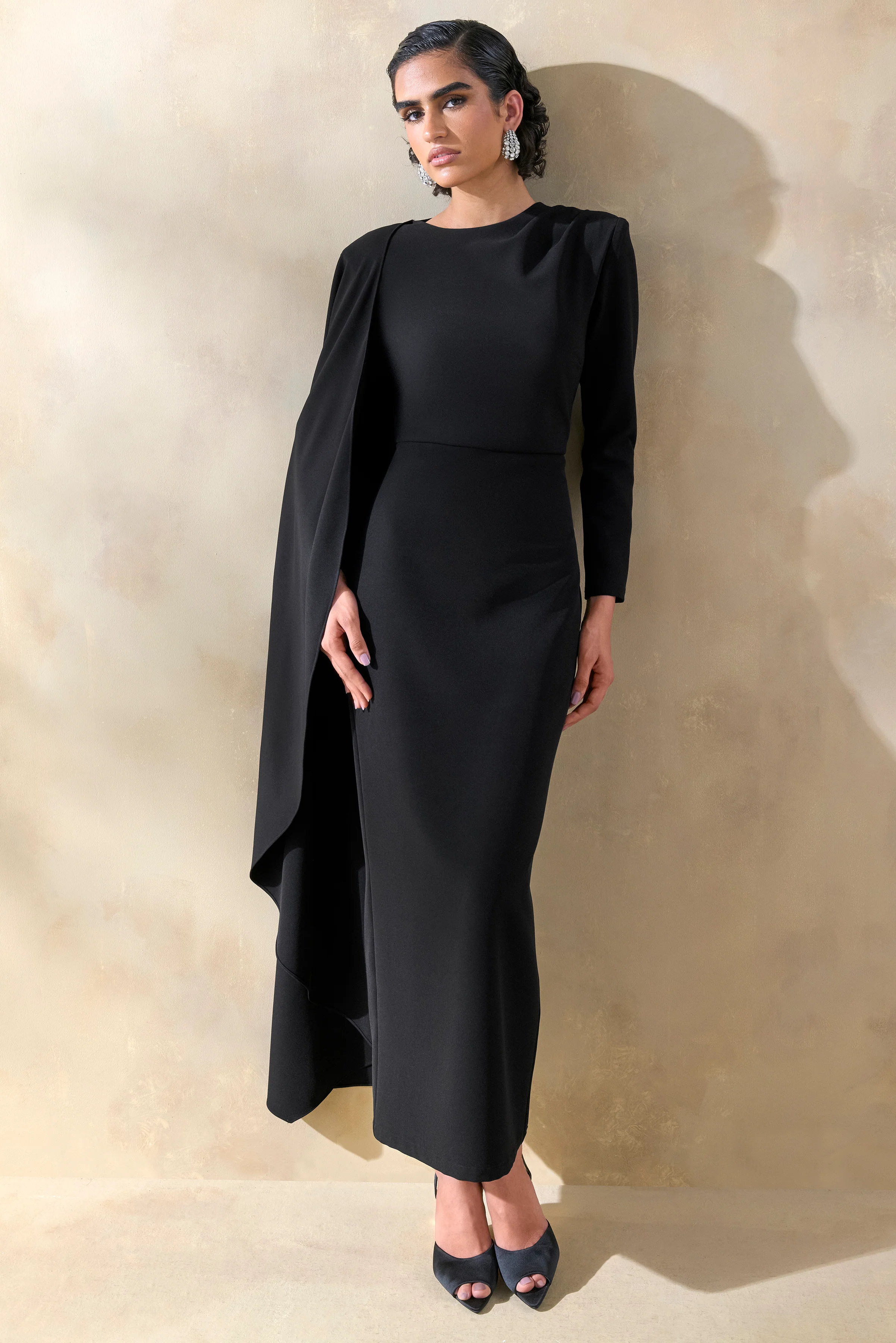 Jovea | Black Round-Neck Maxi Dress With Cape-Sleeve - Image 5