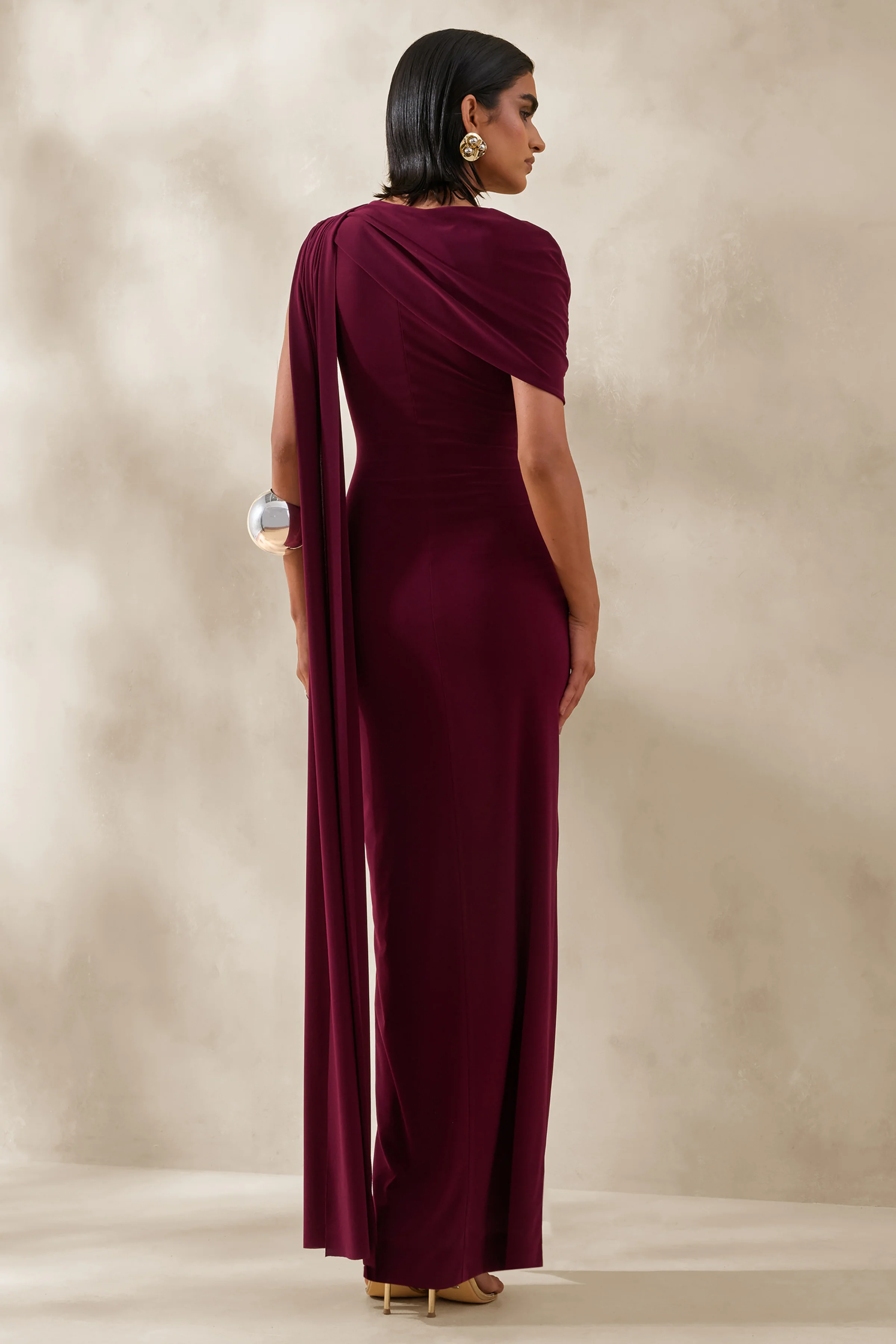 Palomara | Burgundy Round-Neck Maxi Dress With Sash And Front-High Split - Image 2
