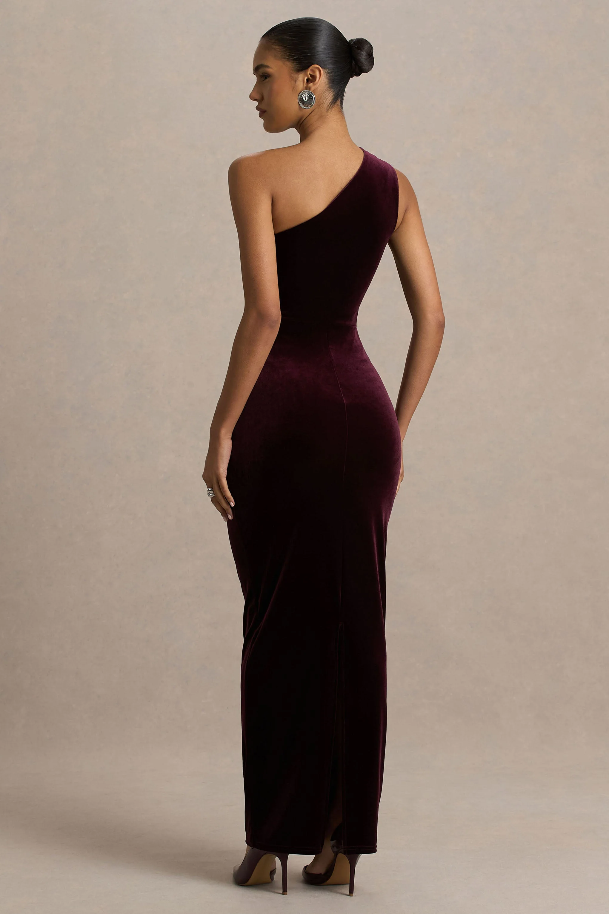 Treat | Burgundy Velvet Asymmetric-Neck Maxi Dress With Ruched Detailing. - Image 2