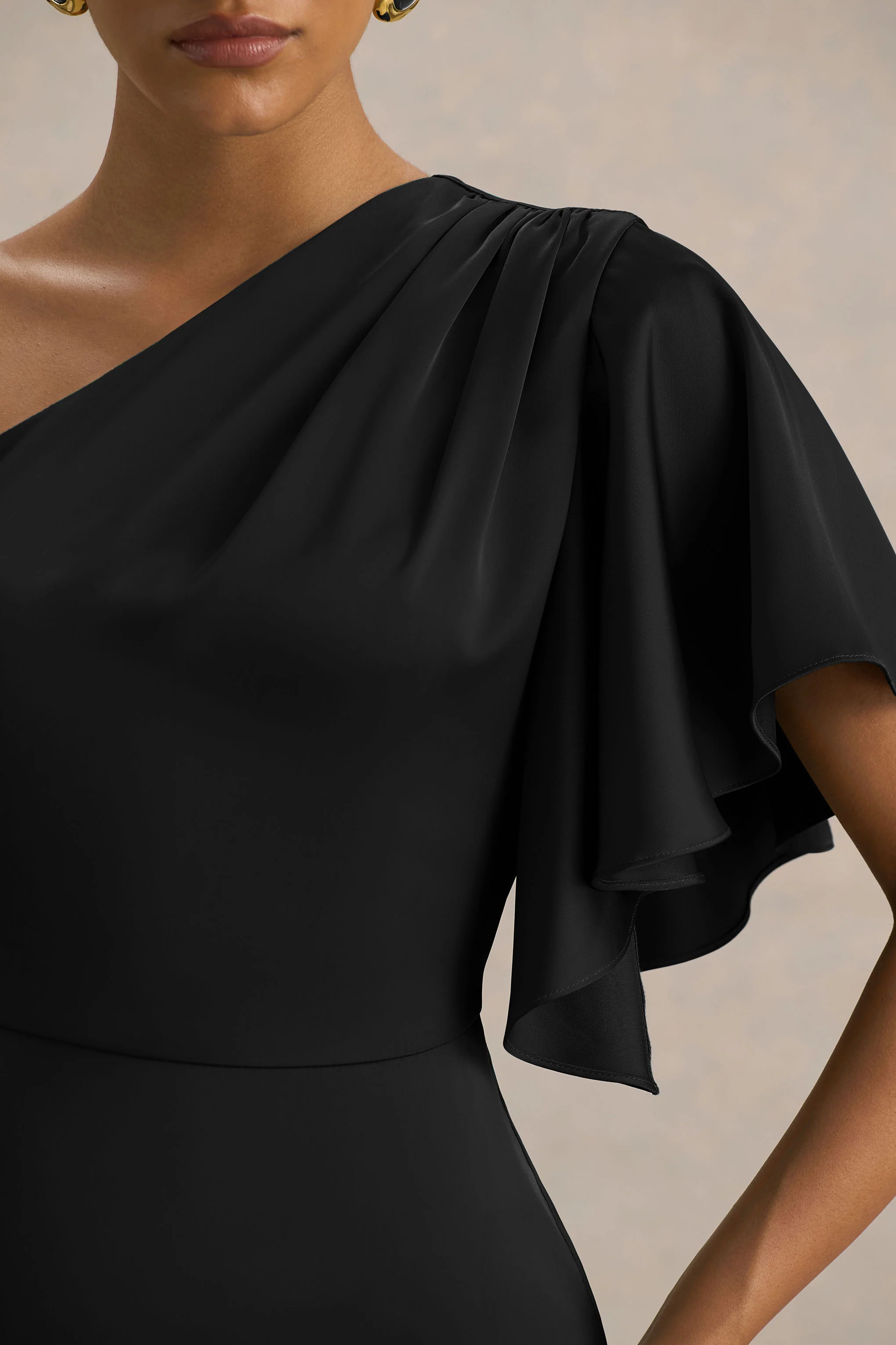 Unforgettable | Black Asymmetric-Neck Maxi Dress With Ruffled Detailing - Image 3