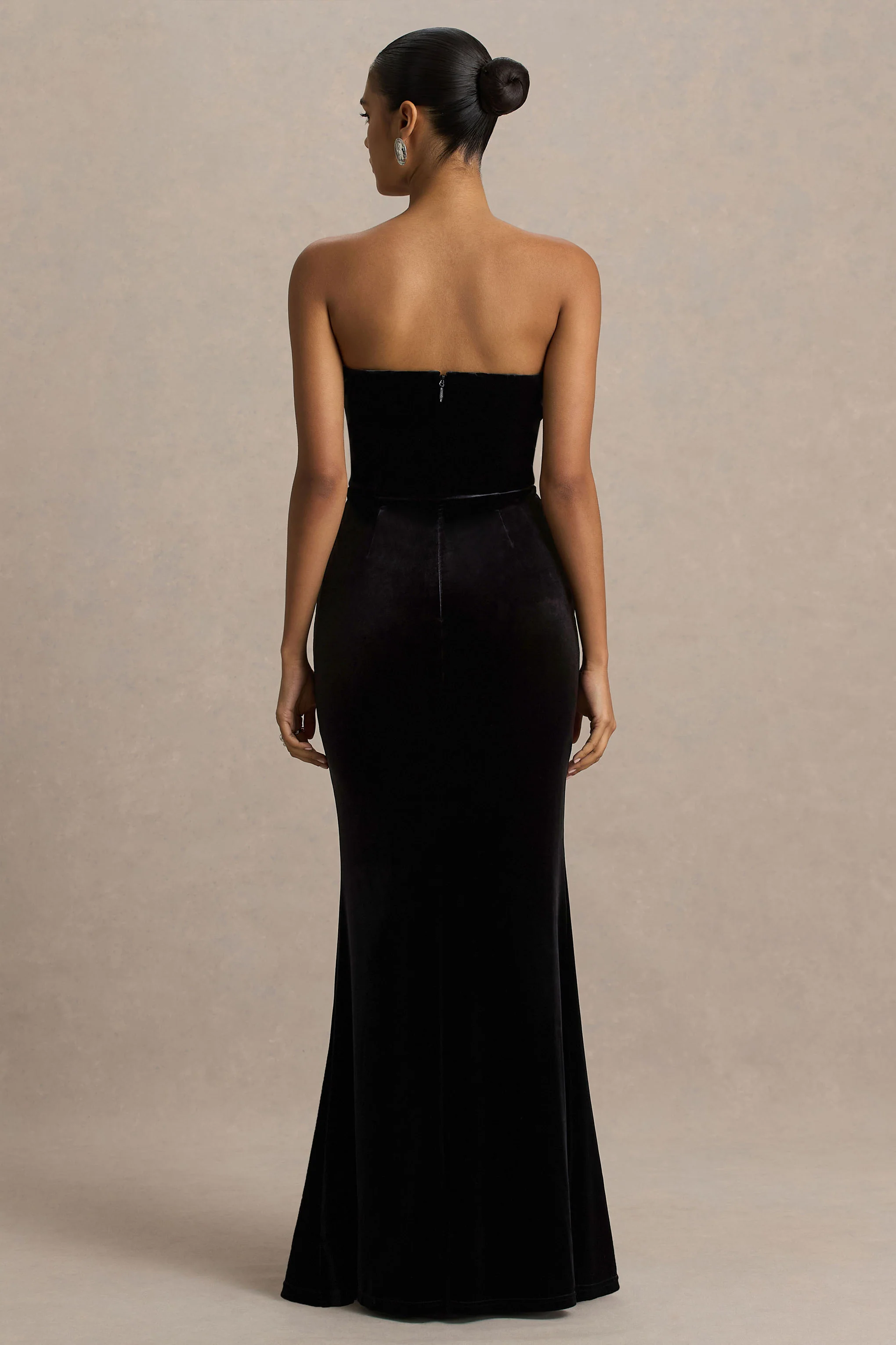 Yolanda | Black Velvet Sweetheart-Neck Maxi Dress - Image 2
